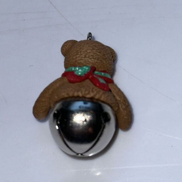 Vintage new in box 1998 Hallmark small Christmas Bells Keepsake Ornaments - Picture 5 of 5